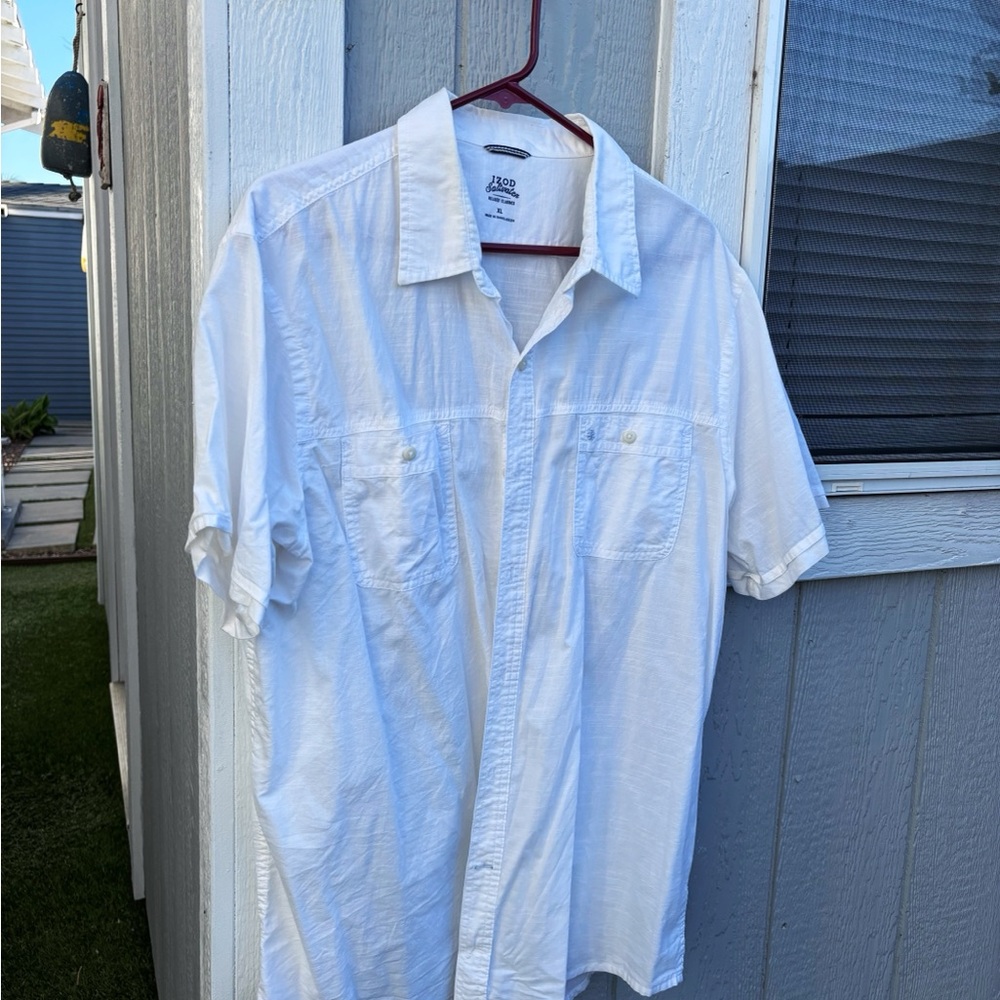 Izod White Relaxed Short-Sleeve Button-Up Shirt